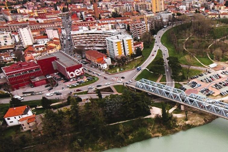 Hotel Kristall Сан-Дона-ді-П'яве Екстер'єр фото